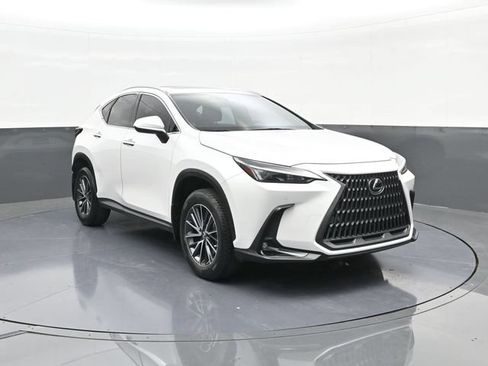 Used 2024 Lexus NX 250 FWD w/ Towing Package (2000 Lbs) image 22