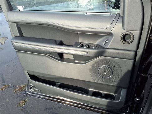 Certified 2023 Ford Expedition XL image 15