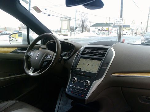 Used 2016 Lincoln MKC Reserve w/ Lincoln MKC Climate Package image 25