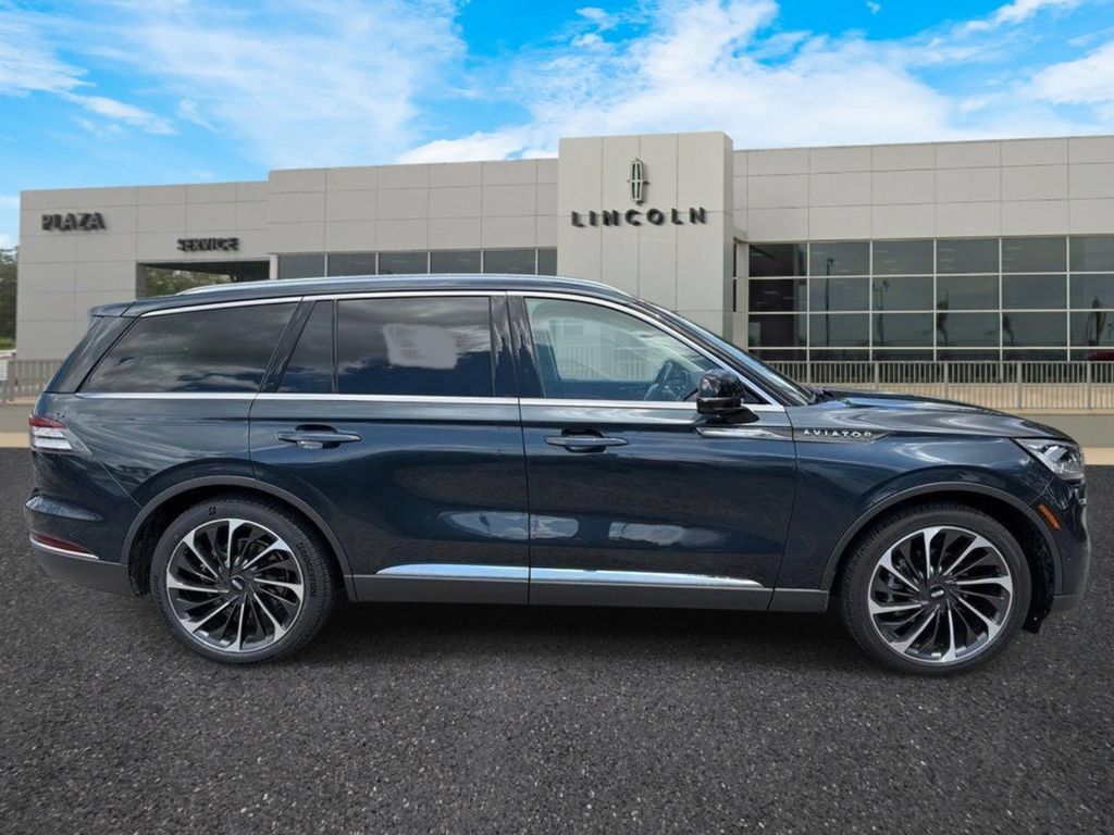 Used 2022 Lincoln Aviator Reserve w/ Equipment Group 201A RWD image 2