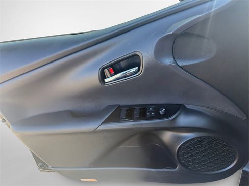 Used 2019 Toyota Prius XLE image 17