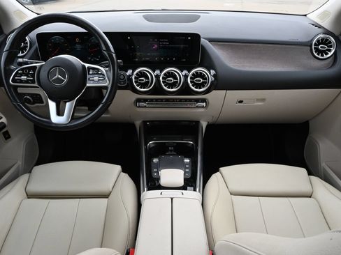 Used 2021 Mercedes-Benz GLA 250 w/ Premium Package image 8