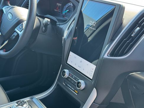 Used 2024 Ford Edge ST-Line AWD/4WD image 17