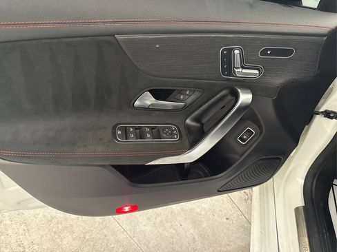 Used 2023 Mercedes-Benz CLA 250 4MATIC image 32