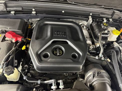 Used 2024 Jeep Wrangler Unlimited Rubicon 4xe AWD/4WD image 35