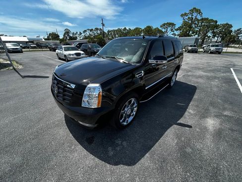 Used 2010 Cadillac Escalade 2WD image 4