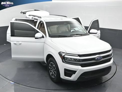Used 2024 Ford Expedition XLT RWD image 25