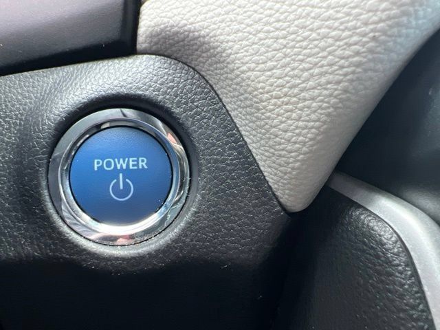 Used 2022 Toyota RAV4 XLE w/ Convenience Package AWD/4WD image 25