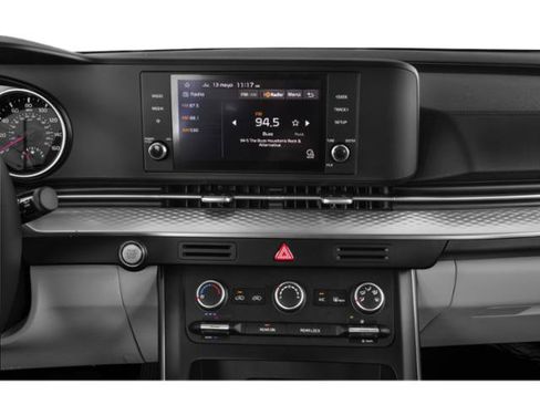 Used 2023 Kia Carnival LX FWD image 13
