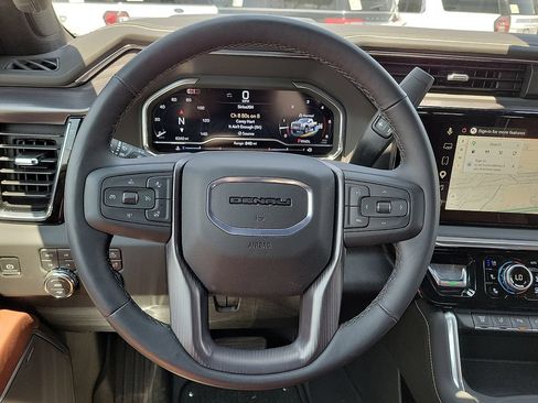 Used 2025 GMC Sierra 2500 Denali Ultimate AWD/4WD image 28