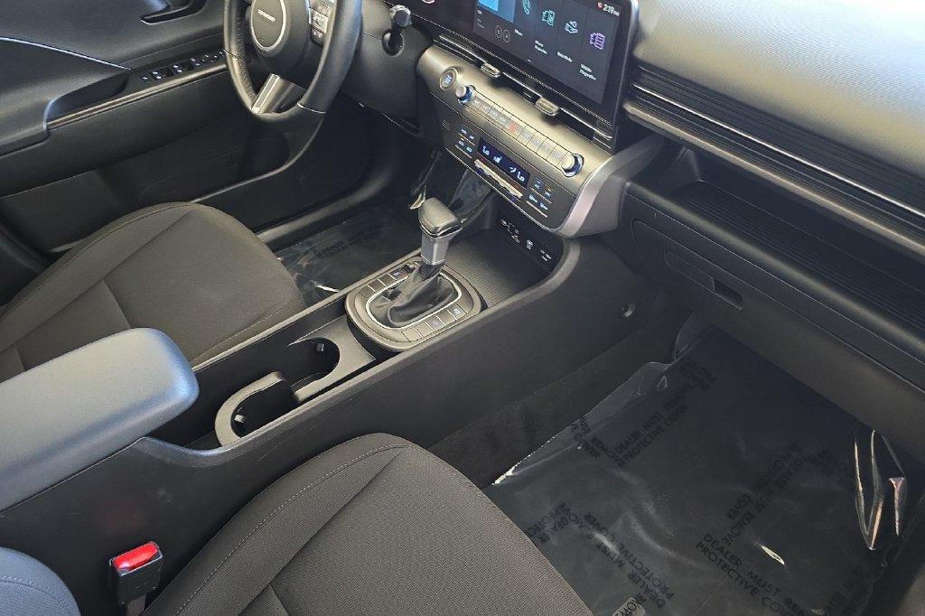 Used 2025 Hyundai Kona SEL AWD/4WD image 15