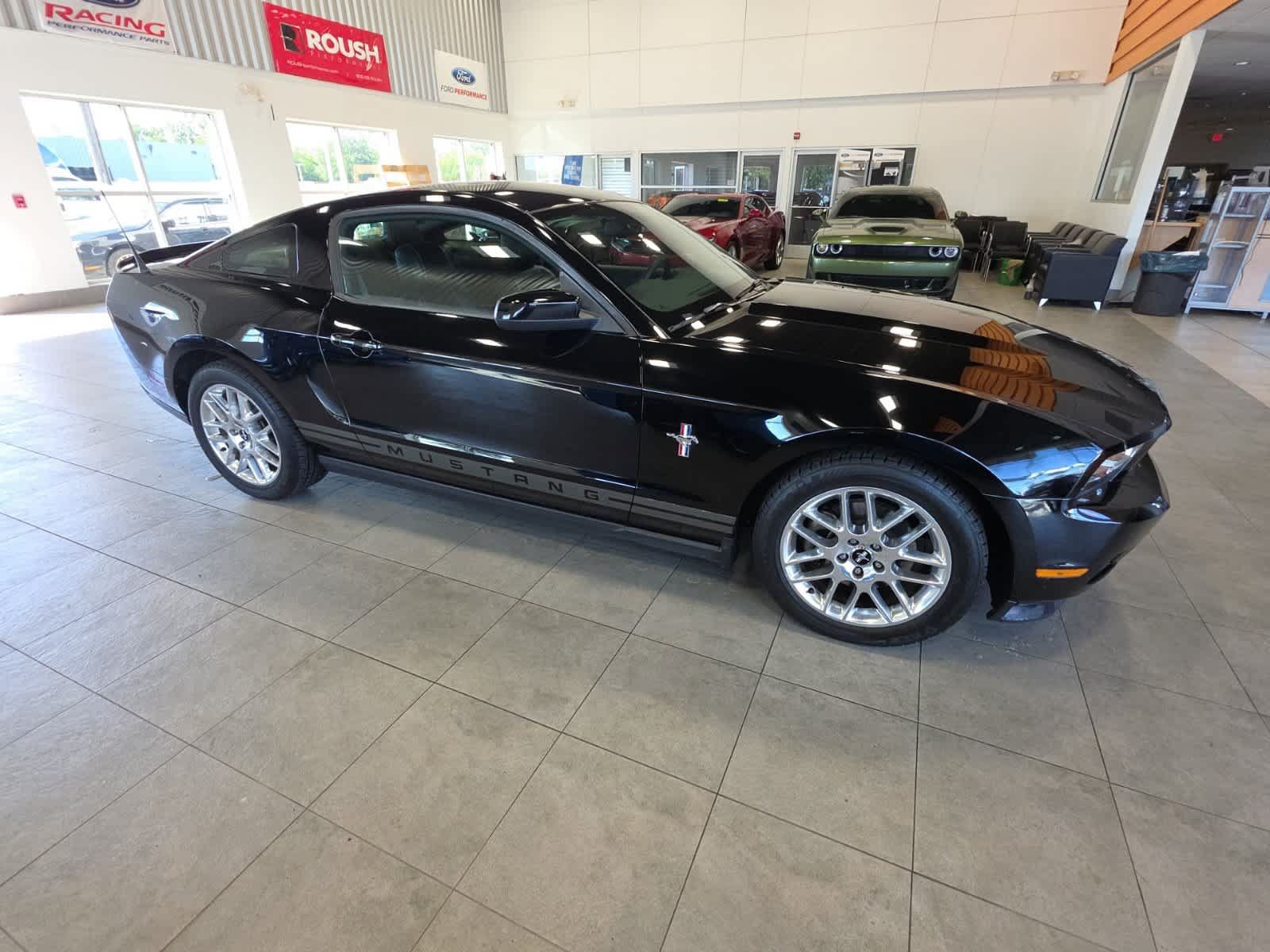 Used 2012 Ford Mustang Premium RWD image 4