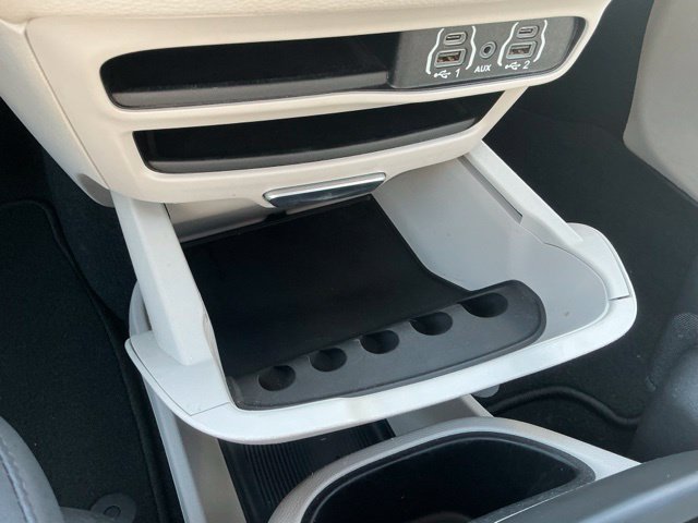 Used 2024 Chrysler Pacifica Limited FWD image 27