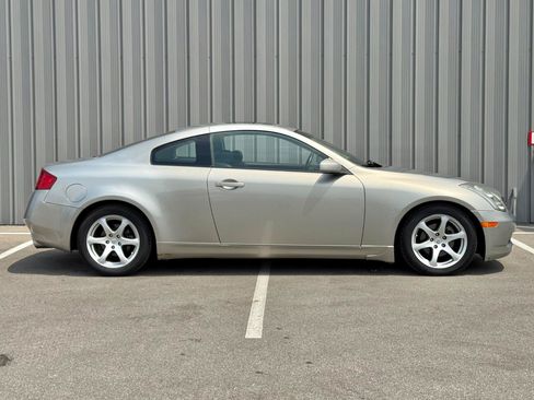 Used 2004 INFINITI G35 Coupe w/ Premium Pkg RWD image 4