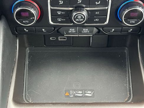 Used 2021 Chevrolet Tahoe LT w/ LT Signature Package image 39