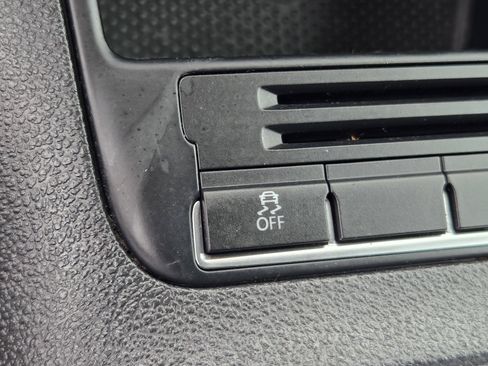 Used 2012 Volkswagen Tiguan LE FWD image 26