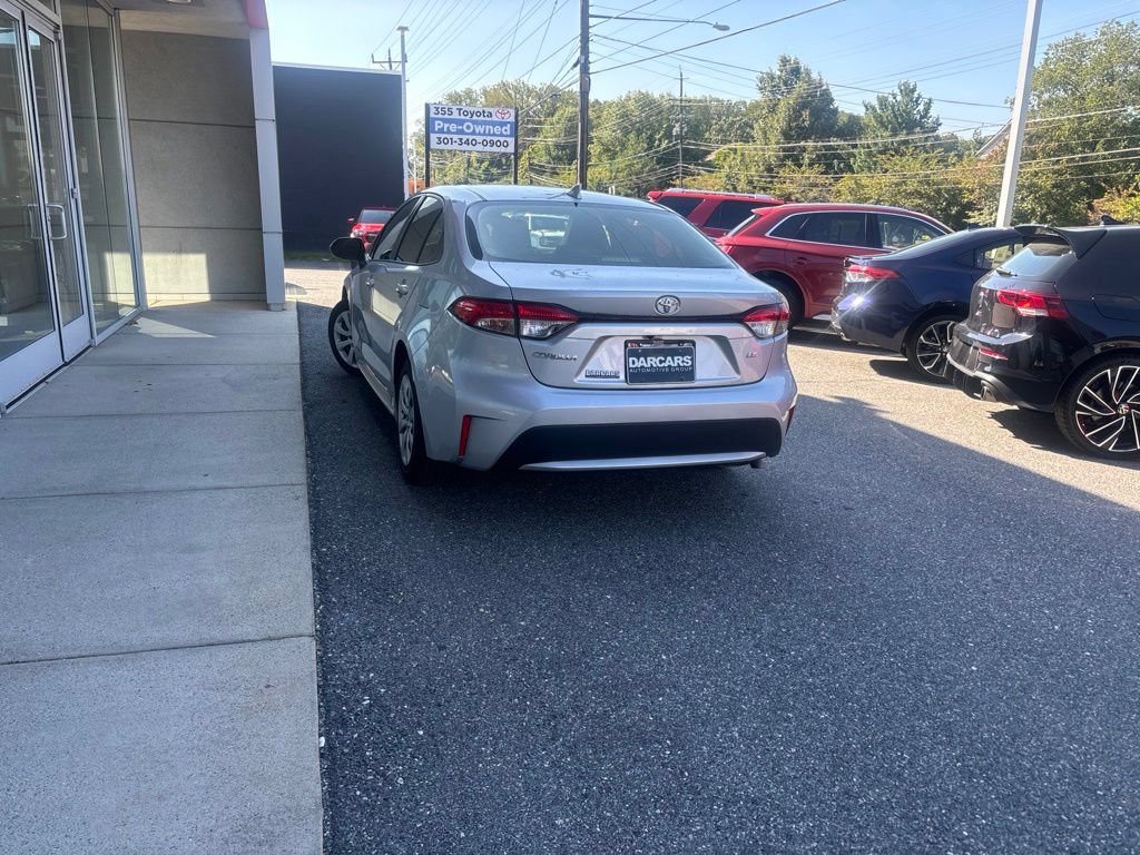 Used 2022 Toyota Corolla LE FWD image 4