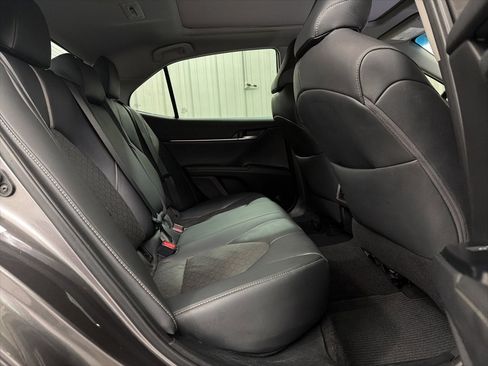 Used 2019 Toyota Camry XSE image 27