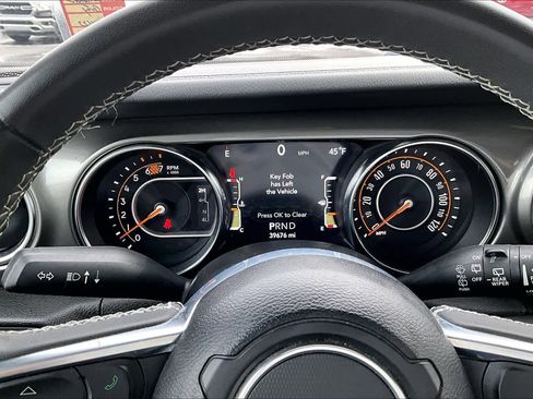 Used 2023 Jeep Wrangler Sahara image 18