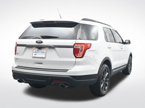 Used 2018 Ford Explorer XLT w/ Equipment Group 202A FWD image 7