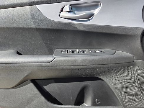 Certified 2023 Kia Forte LXS image 25