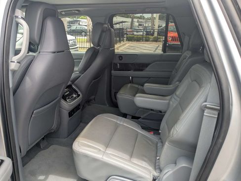 Used 2021 Lincoln Navigator L Reserve AWD/4WD image 15
