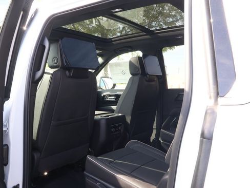 New 2026 Chevrolet Suburban Premier AWD/4WD image 39