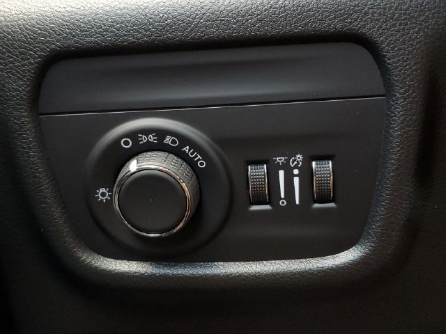 New 2026 Jeep Grand Cherokee Laredo AWD/4WD image 33