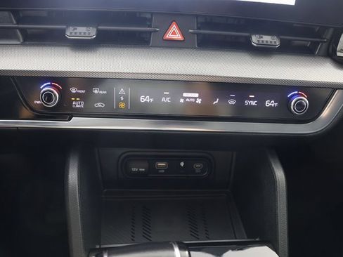 Used 2023 Kia Sportage SX image 15