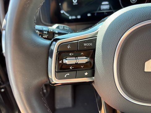 Used 2024 Kia Carnival SX Prestige FWD image 17