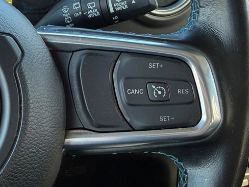 Used 2022 Jeep Wrangler Unlimited Rubicon 4xe w/ Cold Weather Group AWD/4WD image 17