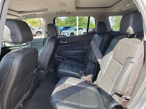 Used 2021 GMC Acadia SLT w/ Elevation Edition FWD image 14