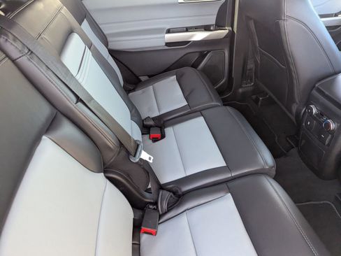 Used 2022 Ford Explorer XLT w/ Equipment Group 202A image 13