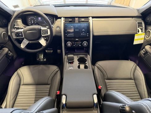 New 2026 Land Rover Discovery Limited Edition image 21
