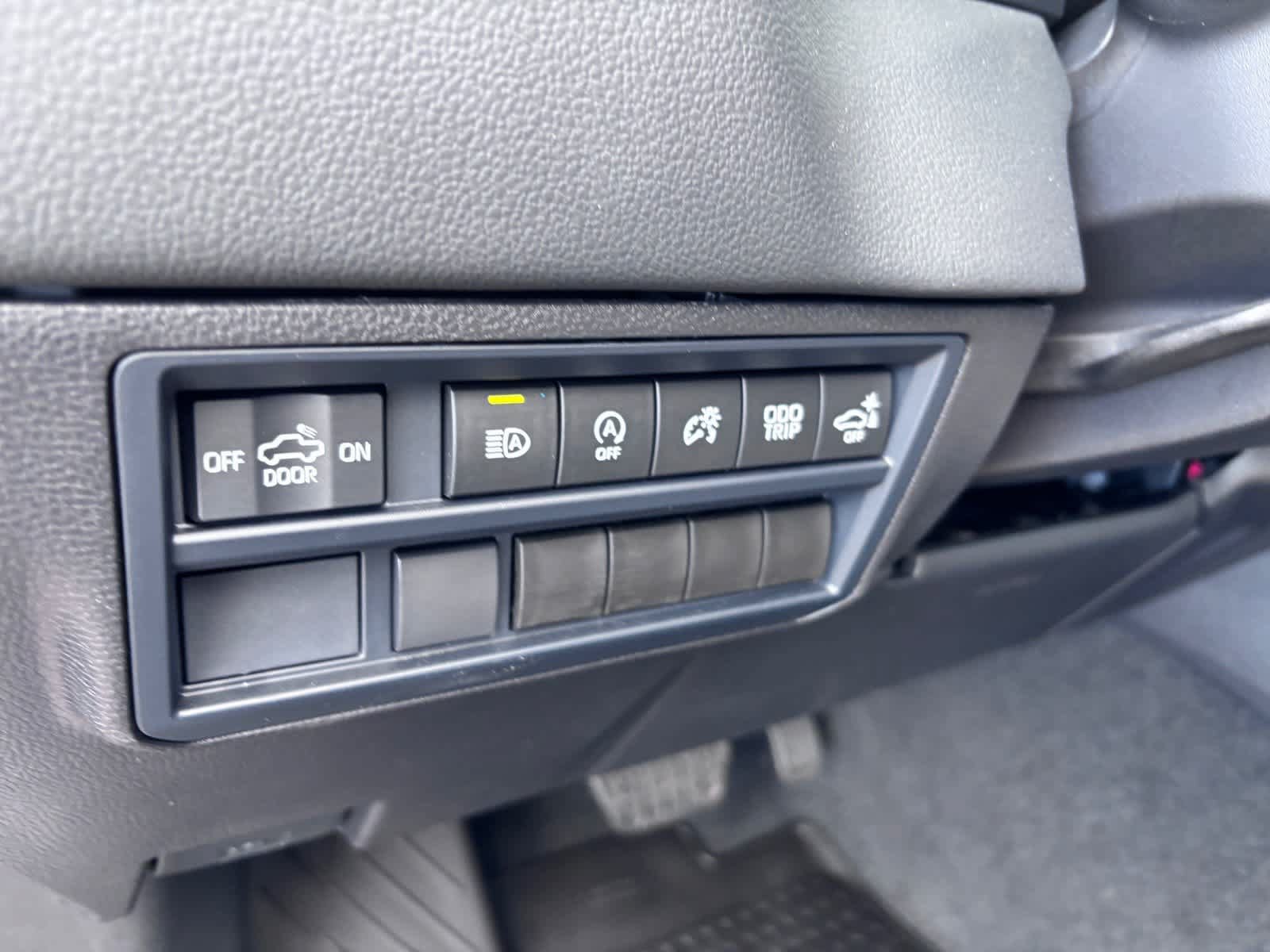 Used 2026 Toyota Tundra Limited AWD/4WD image 17