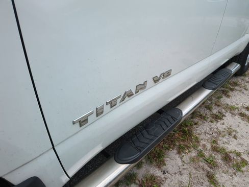 Used 2018 Nissan Titan SV RWD image 4