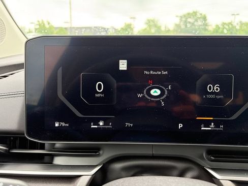 Certified 2025 Kia Carnival SX FWD image 23