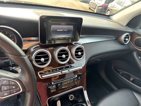 Used 2017 Mercedes-Benz GLC 300 image 29