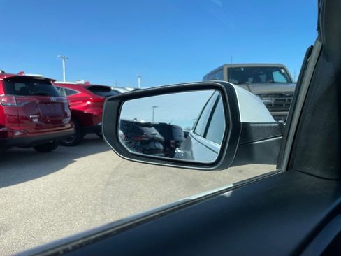 Used 2023 Chevrolet Malibu LT image 36