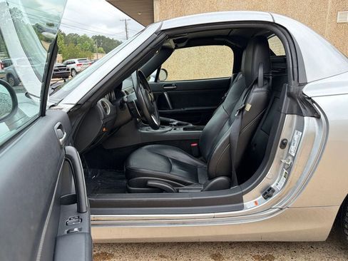 Used 2011 MAZDA MX-5 Miata Grand Touring w/ Premium Pkg RWD image 29