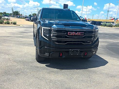 Used 2024 GMC Sierra 1500 AT4 w/ Technology Package AWD/4WD image 6