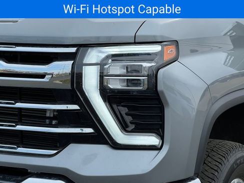 Used 2025 Chevrolet Silverado 3500 LTZ AWD/4WD image 46