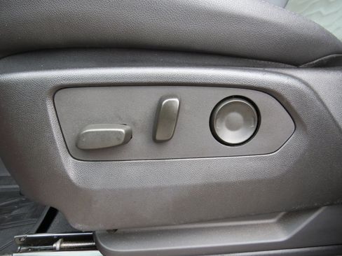 Used 2022 Chevrolet Silverado 1500 ZR2 w/ Technology Package image 19