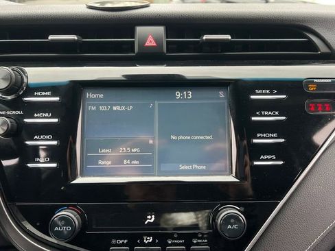 Used 2018 Toyota Camry L image 23