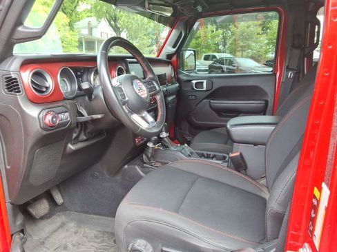 Used 2022 Jeep Wrangler Unlimited Rubicon w/ Xtreme Recon 35" Tire Package AWD/4WD image 12