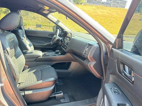 Used 2024 Nissan Pathfinder Rock Creek AWD/4WD image 31