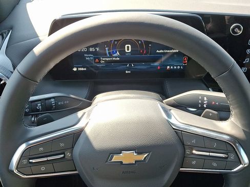 New 2027 Chevrolet Equinox LT w/ Convenience Package II FWD image 9