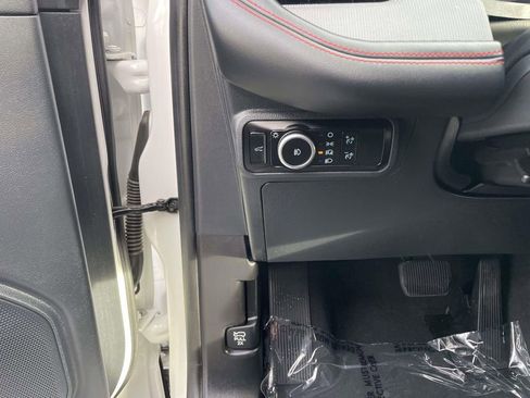 Used 2025 Ford Explorer ST-Line w/ ST-Line Street Pack AWD/4WD image 31