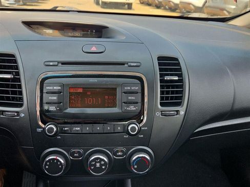Used 2017 Kia Forte LX FWD image 17