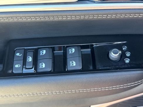 Used 2023 Jeep Wagoneer Series II w/ Flexible Seating Group AWD/4WD image 25